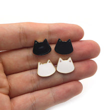 Load image into Gallery viewer, jo test cat head earrings silver